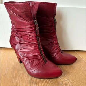 Vintage earthies montera size 8B witchy steampunk burgundy red booties